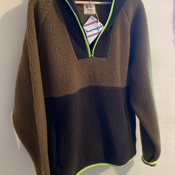 Todd Snyder x Champion collab Sherpa fleece. Warm cozy vibrant colors. - Picture 3 of 4